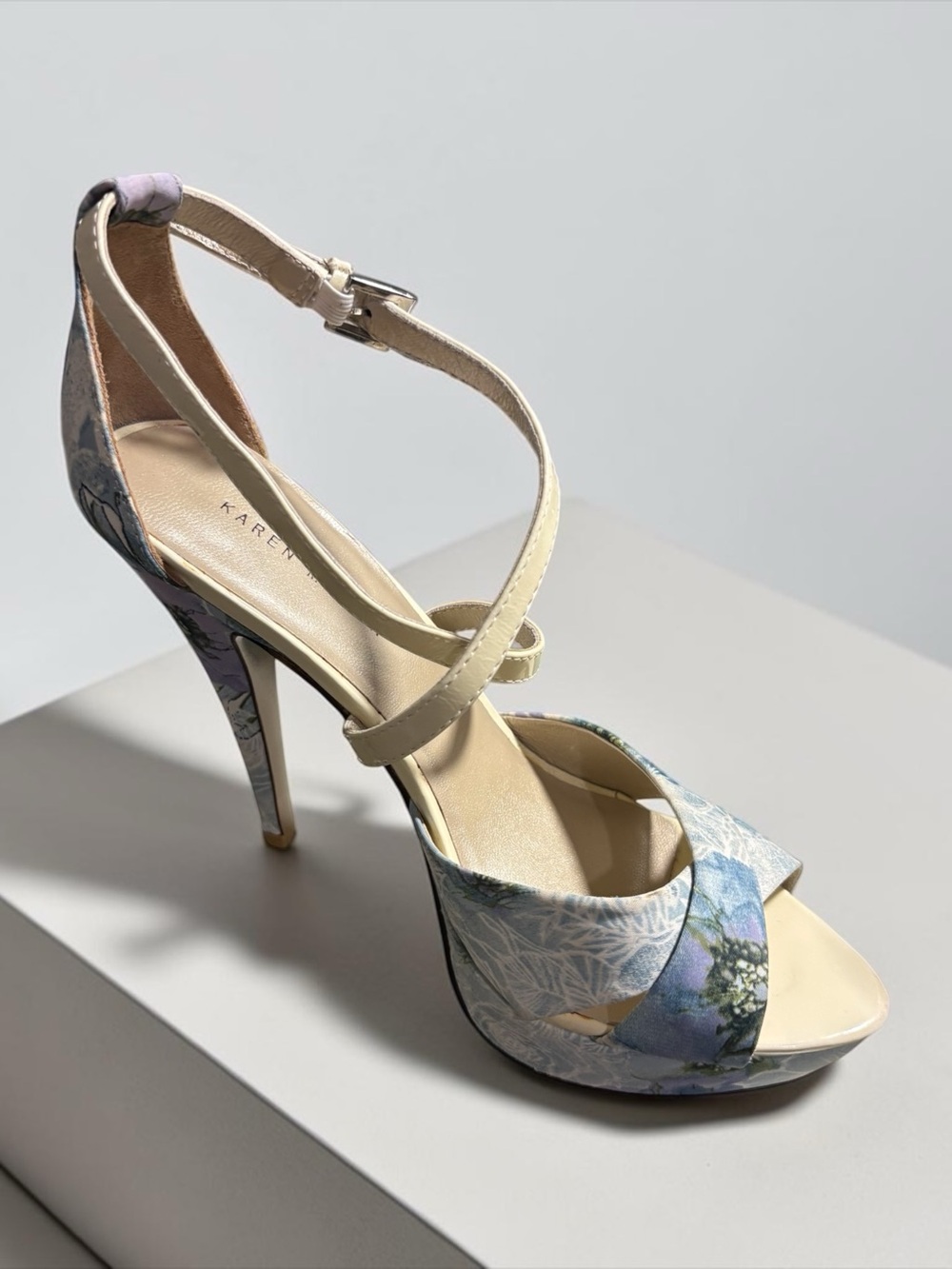 Karen Millen Blue Floral & Cream print platform Strappy High Heel sandals Sz 8